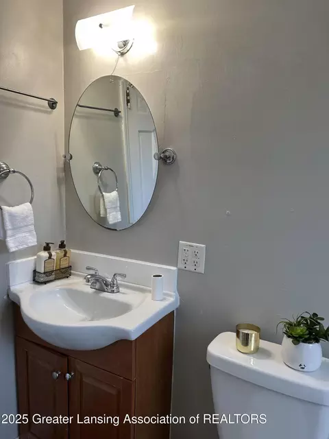 Bath - 1029 Cooper Ave, Lansing, MI 48910 photo 1 of 2