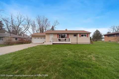 15417 Chetwyn Dr, Lansing, MI 48906 photo 3
