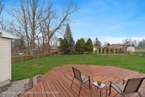 15417 Chetwyn Dr, Lansing, MI 48906 photo 32