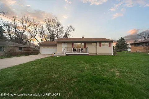 15417 Chetwyn Dr, Lansing, MI 48906