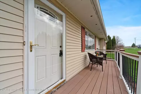 15417 Chetwyn Dr, Lansing, MI 48906 photo 5