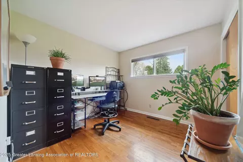 15417 Chetwyn Dr, Lansing, MI 48906 photo 21