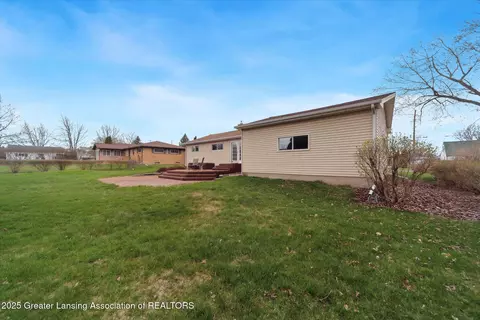15417 Chetwyn Dr, Lansing, MI 48906 photo 37