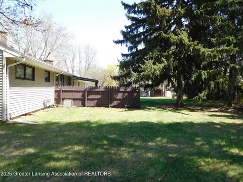 Exterior - 231 W Rolfe St, Perry, MI 48872 photo 2 of 5