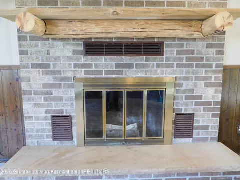 Living - 231 W Rolfe St, Perry, MI 48872 photo 4 of 4