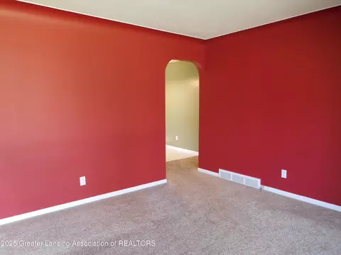 Living - 231 W Rolfe St, Perry, MI 48872 photo 3 of 4