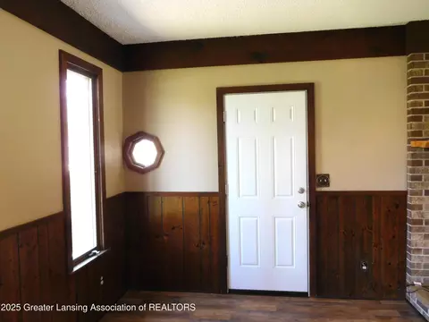 Entry Way - 231 W Rolfe St, Perry, MI 48872 photo 1 of 1