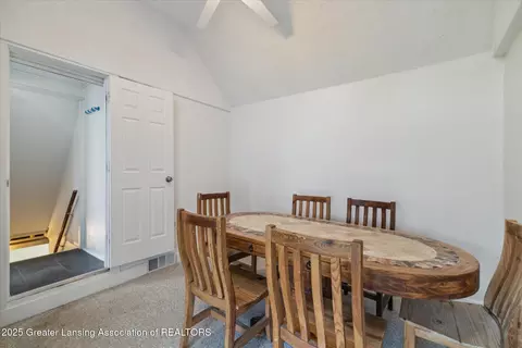 Dining - 916 Poxson Ave, Lansing, MI 48910 photo 3 of 3