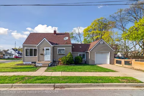 Exterior - 916 Poxson Ave, Lansing, MI 48910 photo 4 of 8