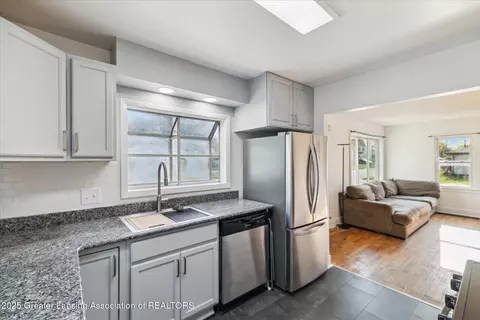 Kitchen - 916 Poxson Ave, Lansing, MI 48910 photo 1 of 5