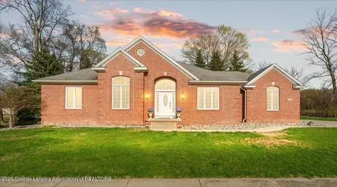 2740 Maritime Dr, Lansing, MI 48911