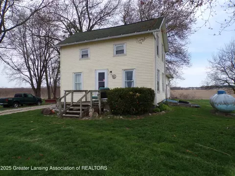 3907 S Lacey Lake Rd, Bellevue, MI 49021