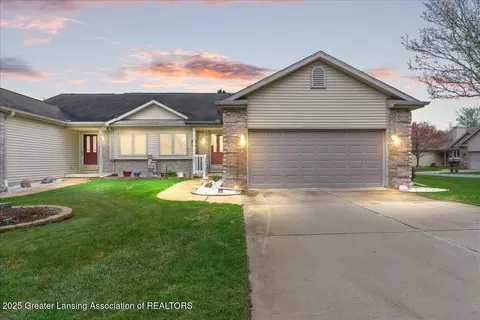 425 White Pine Blvd #39, Lansing, MI 48917