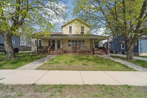 506 S Bridge St, Grand Ledge, MI 48837