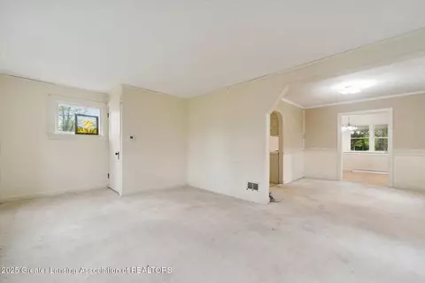 Living - 12102 Rupp Rd, Grand Ledge, MI 48837 photo 1 of 2