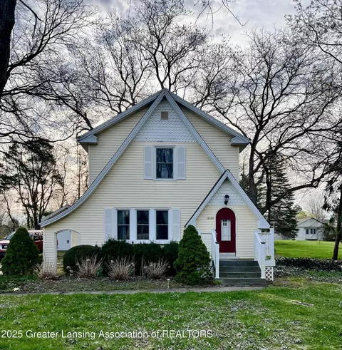 12102 Rupp Rd, Grand Ledge, MI 48837