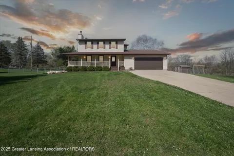 465 Creyts Rd, Dimondale, MI 48821