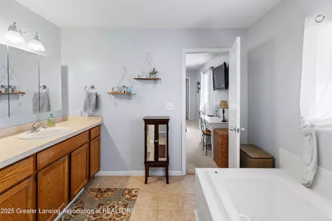 Bath - 1240 Haslett Rd, Haslett, MI 48840 photo 5 of 7