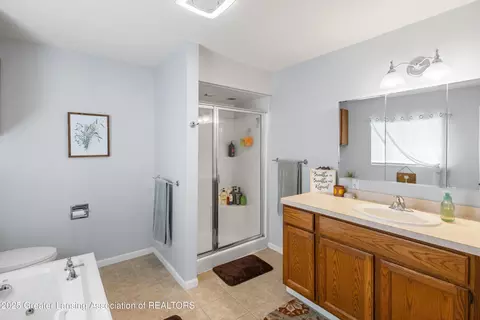 Bath - 1240 Haslett Rd, Haslett, MI 48840 photo 3 of 7