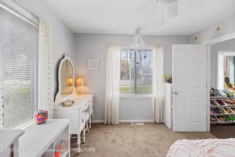 Bedroom - 1240 Haslett Rd, Haslett, MI 48840 photo 5 of 6