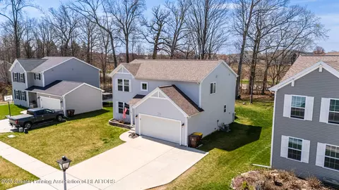 View/Area - 1116 River Oaks Dr, Dewitt, MI 48820 photo 2 of 6
