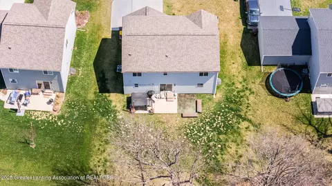View/Area - 1116 River Oaks Dr, Dewitt, MI 48820 photo 5 of 6