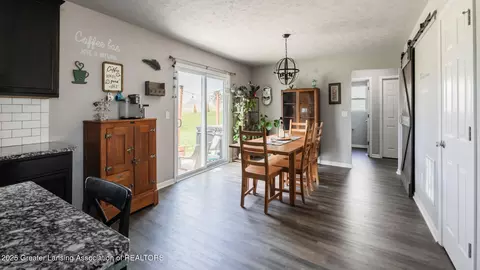 Entry Way - 1116 River Oaks Dr, Dewitt, MI 48820 photo 3 of 3