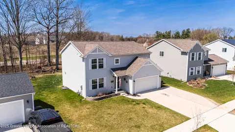 View/Area - 1116 River Oaks Dr, Dewitt, MI 48820 photo 4 of 6