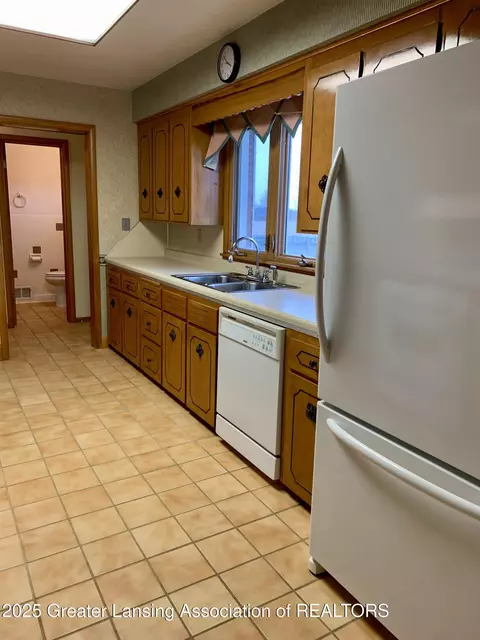 3156 E M-21 Rd, Saint Johns, MI 48879 photo 7