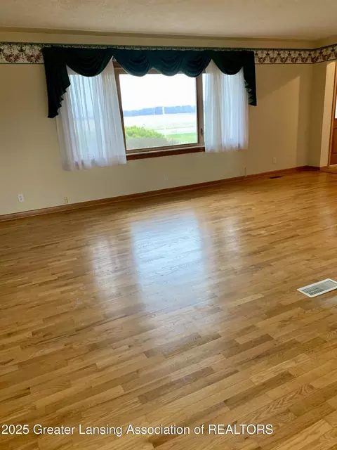 3156 E M-21 Rd, Saint Johns, MI 48879 photo 3