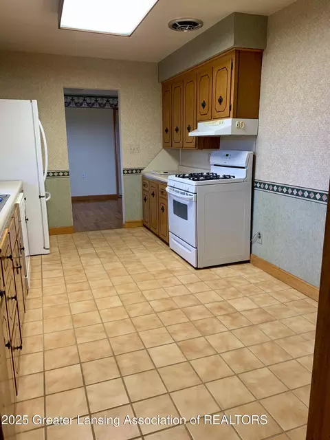 3156 E M-21 Rd, Saint Johns, MI 48879 photo 9