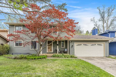 1342 Chartwell Dual Carriage Way, East Lansing, MI 48823