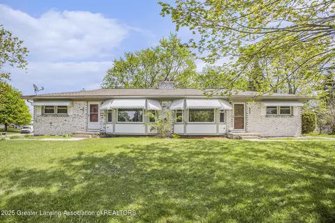 601603 Farmstead Ln, Lansing, MI 48917