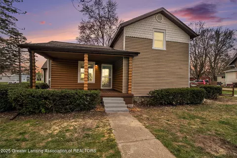 942 S Jackson St, Dansville, MI 48819