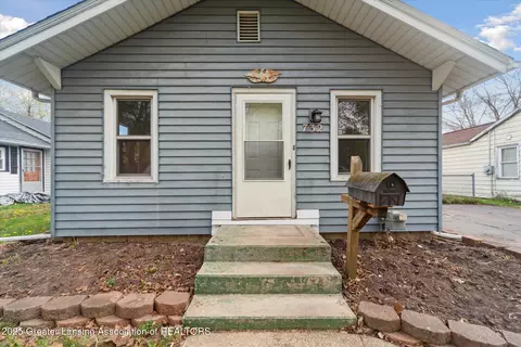 732 Fenton St, Lansing, MI 48910