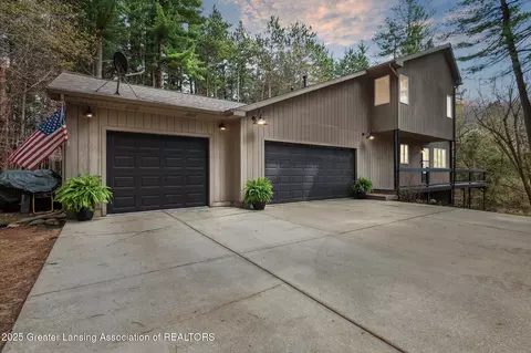 8471 Clark Rd, East Lansing, MI 48823