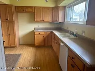 512 S Cedar St, Owosso, MI 48867 photo 8