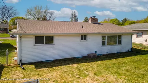 View/Area - 3508 Springbrook Ln, Lansing, MI 48917 photo 4 of 12