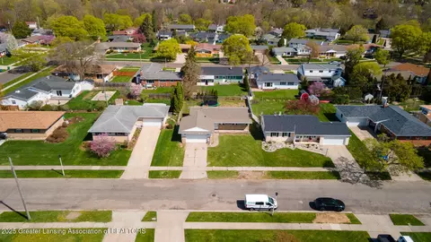View/Area - 3508 Springbrook Ln, Lansing, MI 48917 photo 10 of 12