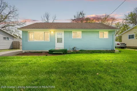 2119 Ferrol St, Lansing, MI 48910