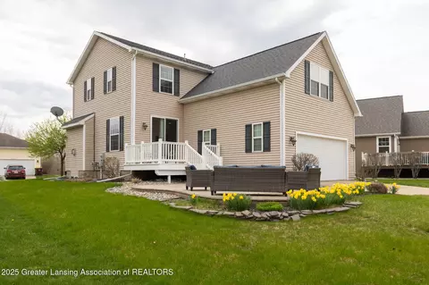 Exterior - 2682 Elderberry Dr, Okemos, MI 48864 photo 5 of 8