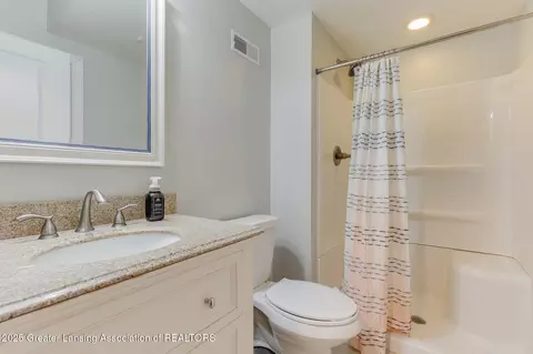 Bath - 2682 Elderberry Dr, Okemos, MI 48864 photo 4 of 4