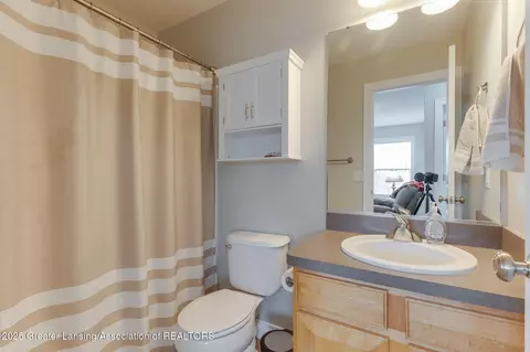 Bath - 2682 Elderberry Dr, Okemos, MI 48864 photo 2 of 4
