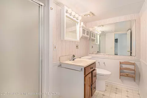 Bath - 938 E Scott St, Grand Ledge, MI 48837 photo 2 of 2