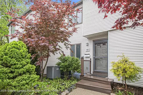 1418 Roxburgh Ave, East Lansing, MI 48823
