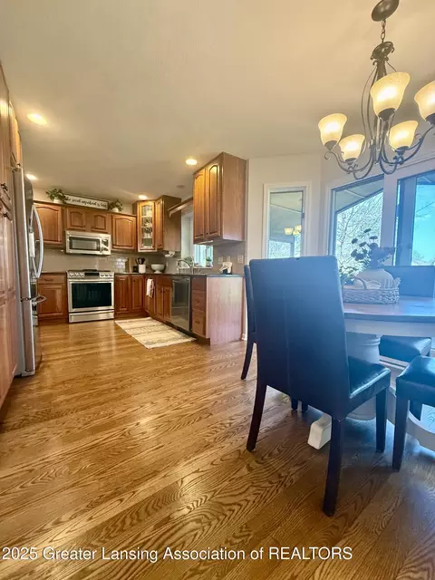 703 Feasel St, Eaton Rapids, MI 48827 photo 12