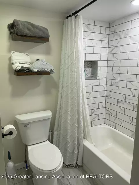 Bath - 426 S Main St, Fowler, MI 48835 photo 1 of 3