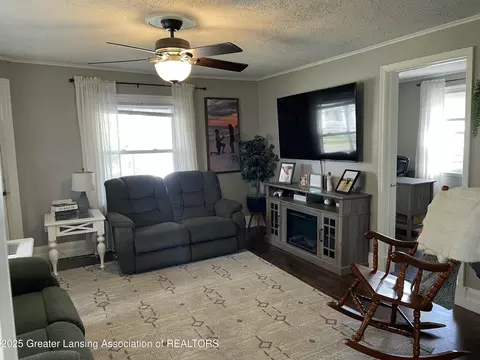 Living - 426 S Main St, Fowler, MI 48835 photo 2 of 3