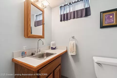 Bath - 918 Clark Rd, Lansing, MI 48917 photo 4 of 4