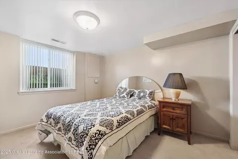 Bedroom - 918 Clark Rd, Lansing, MI 48917 photo 4 of 5